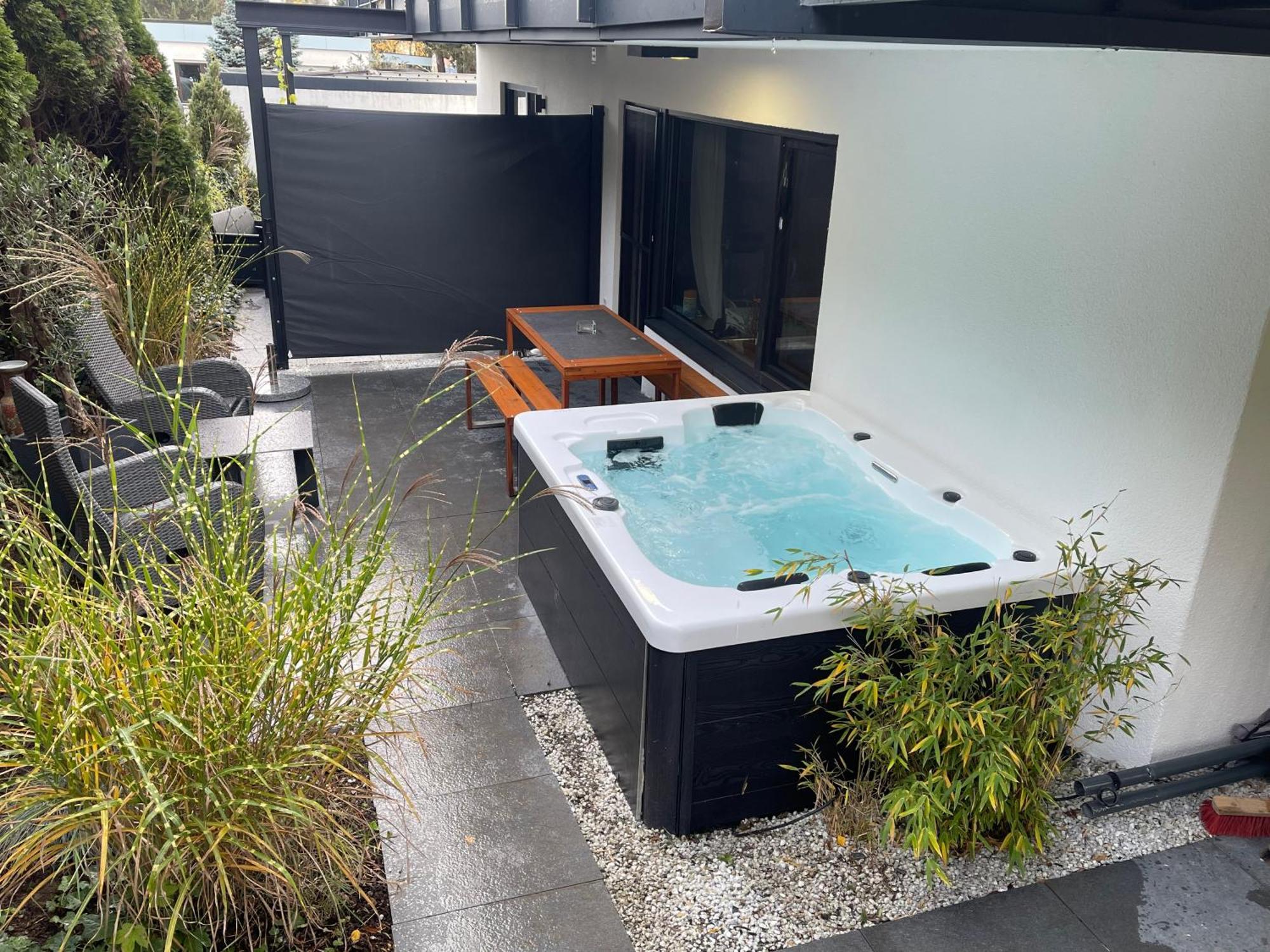 Rosmarin - Kuschelige Fewo - Romantik & Entspannung Im Whirlpool Auf Privater Terrasse, Ruhe & Hund Willkommen - By Ferienwohnenamsee - Uberlingen Εξωτερικό φωτογραφία